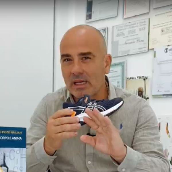 Come Scegliere la Scarpa Giusta per i Bambini: Consigli del Dott. Leonardo Giuliani